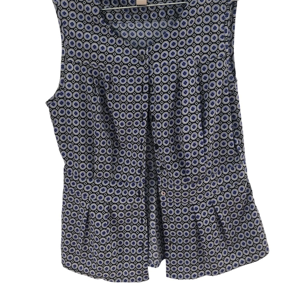 Banana Republic Sleeveless Hyper-feminine button up tailored size 8P blouse